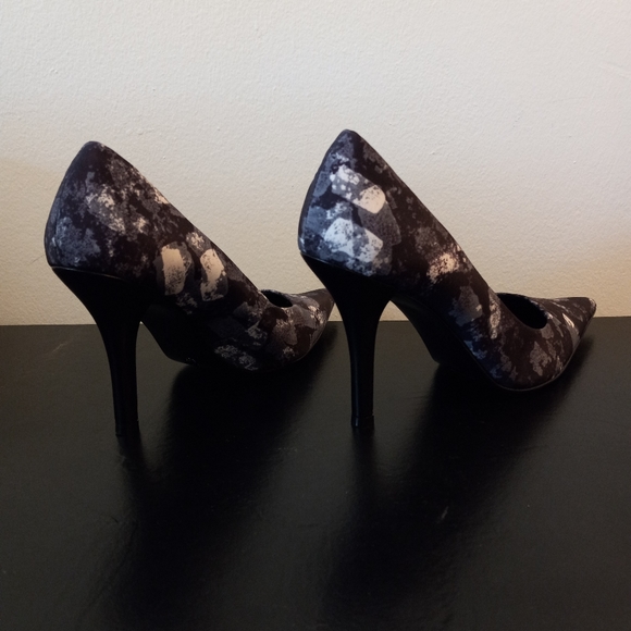 Nine West Blue Camouflage Heels 👠 - Picture 4 of 7